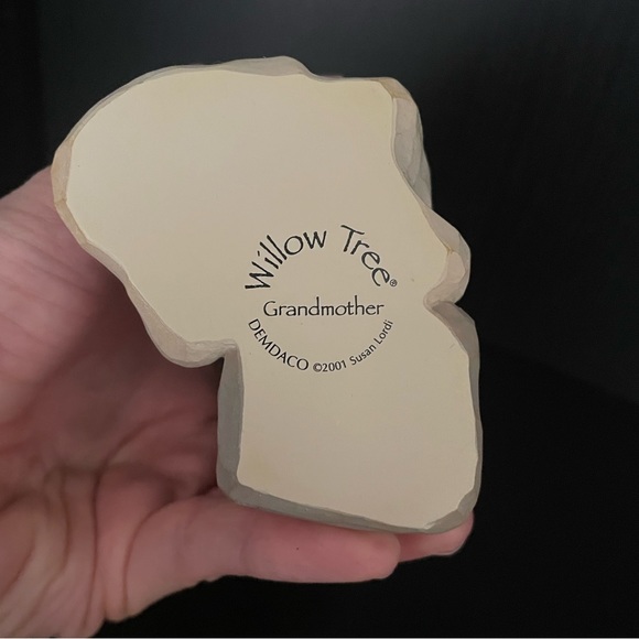 Grandmother Willow Tree Figurine - Picture 10 of 11